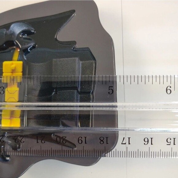 2017 LEGO & DC COMICS WBEI Batman Batwoman McDonald's TIN BOX - Picture 9 of 10